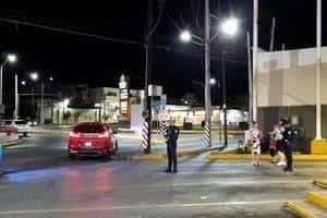 Roban camioneta a punta de pistola