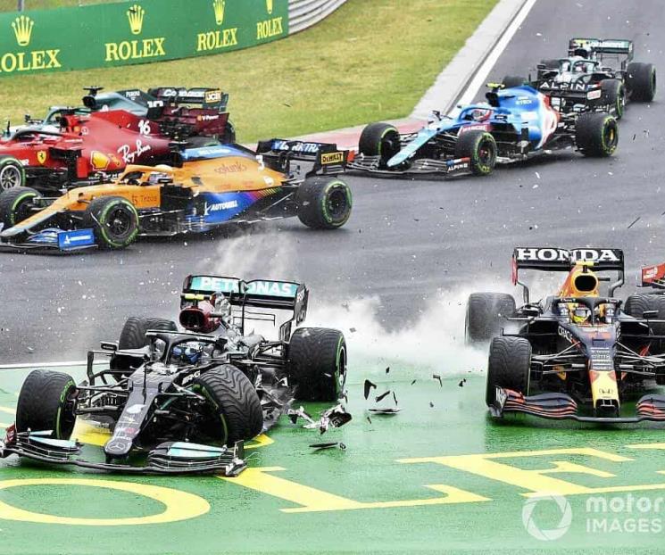 Incidente acaba con carrera de Checo