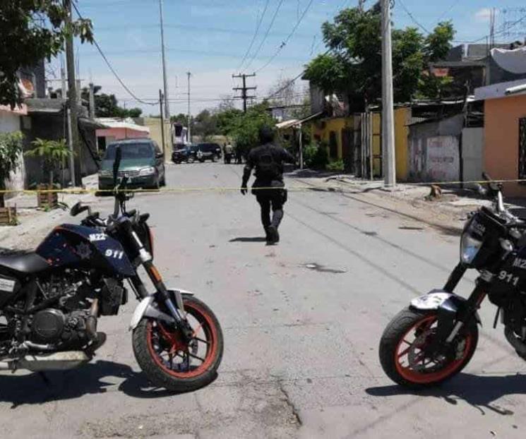 Balea policía a su atacante