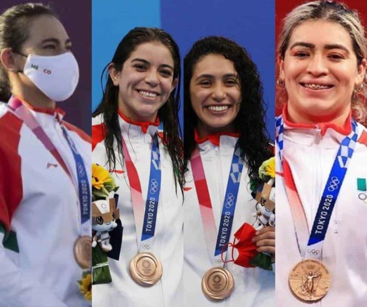 Mujeres dan la cara