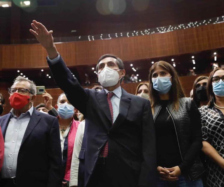 Rinde protesta Rogelio Eduardo Ramírez de la O Rinde protesta Rogelio Eduardo Ramírez de la O