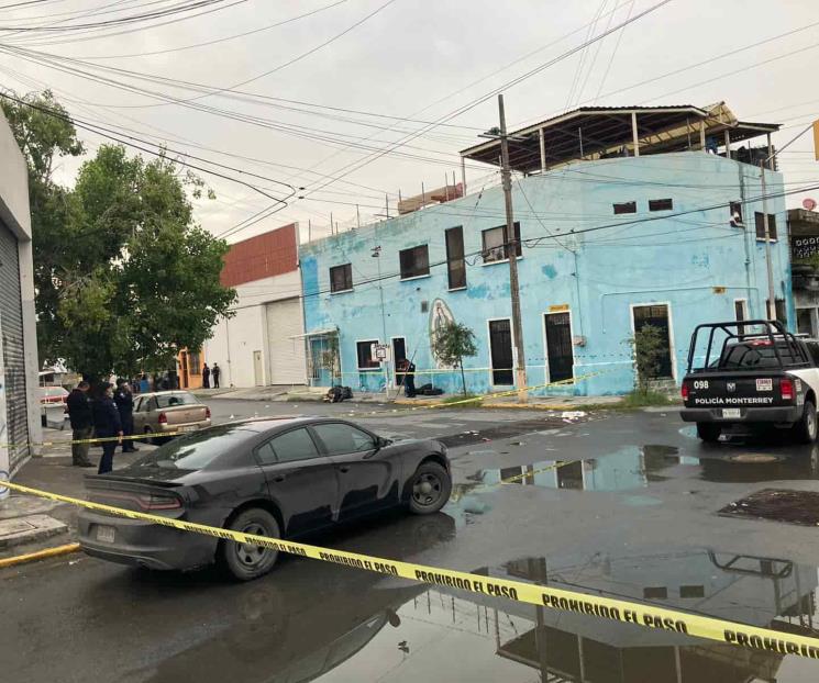 Atacan a hombre a balazos