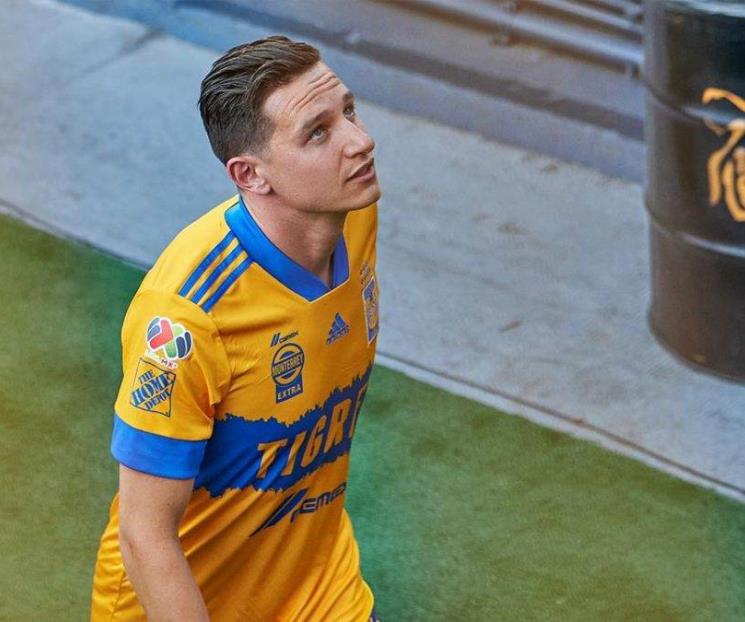 Hace Thauvin ya futbol con felinos