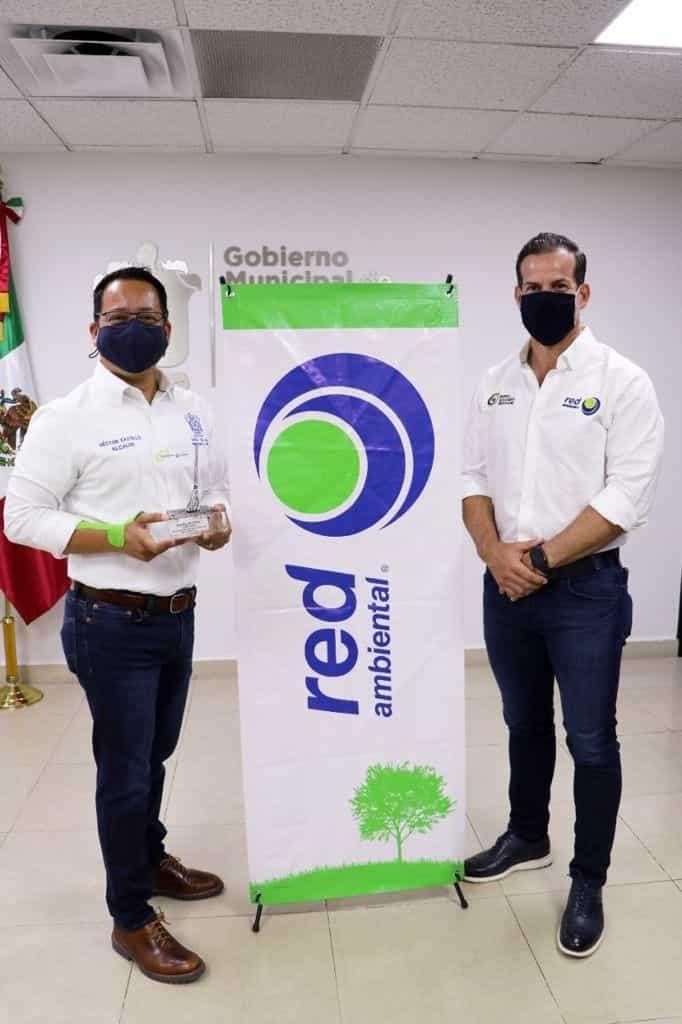 Pide Héctor paciencia en la aplicación de dosis