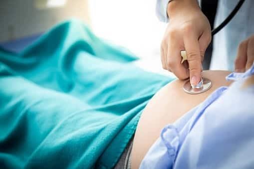 Hospitalizan a 14 embarazadas por Covid