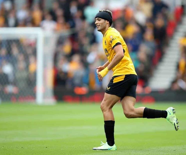 Raúl Jiménez podría jugar ante Leicester