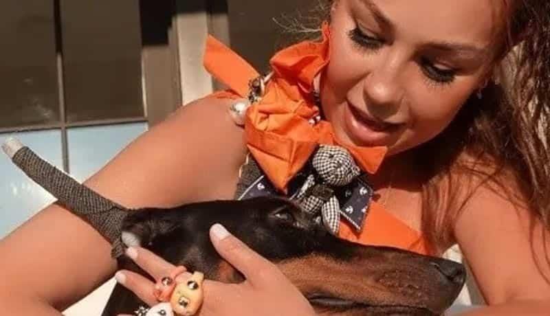 Acusan a Thalía de mutilar a su perra