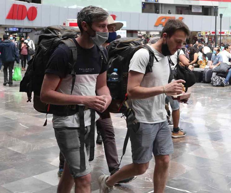 Gastan millennials más en turismo; ganan poco