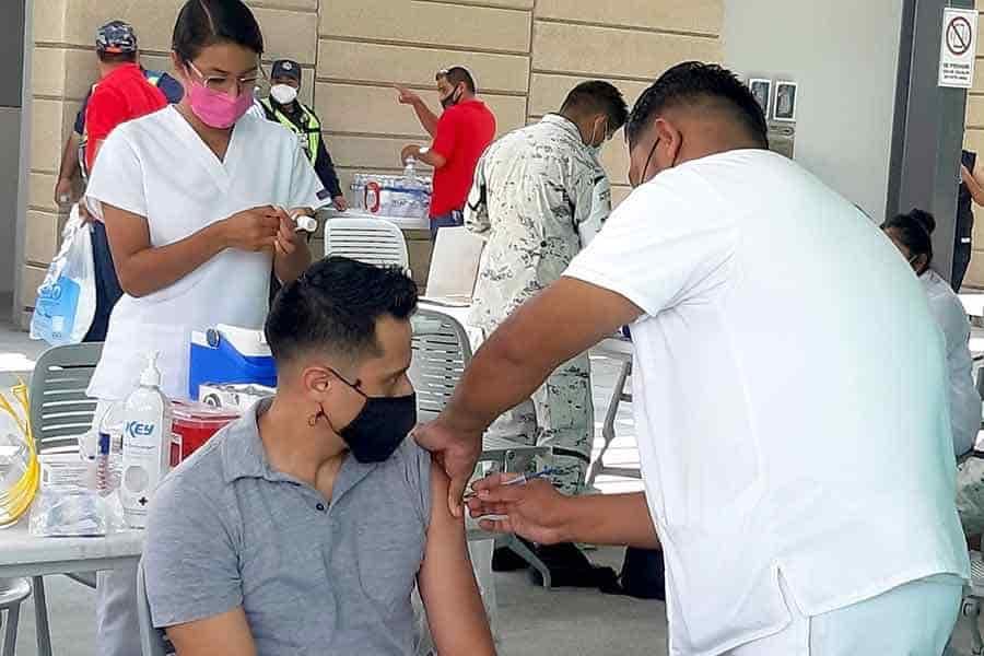 Aplicarán 50 mil vacunas contra COVID-19 en Tec de Monterrey