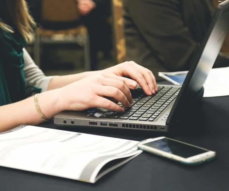Google lanza programa de apoyo a mujeres ingenieras