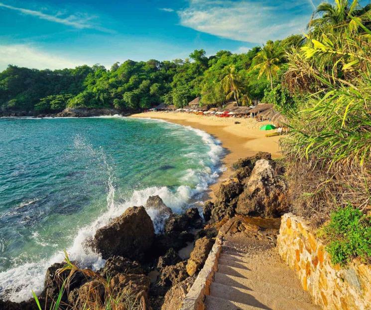 Cierran playas de Oaxaca por tercera ola Covid