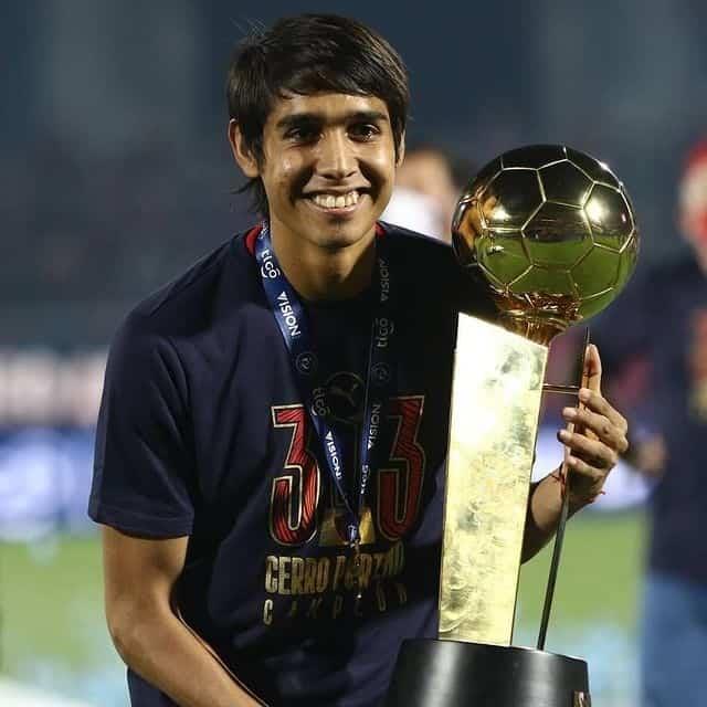 Ya habría ofertado Tigres por Alexis Duarte