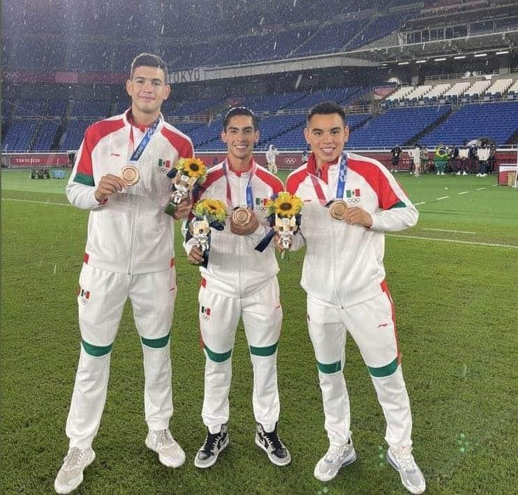 Llegarían hoy medallistas olímpicos de Rayados