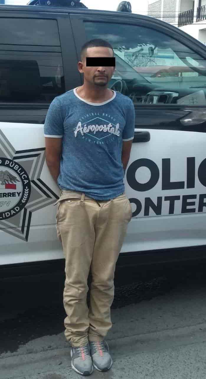 Viejaba en una camioneta con reporte de robo