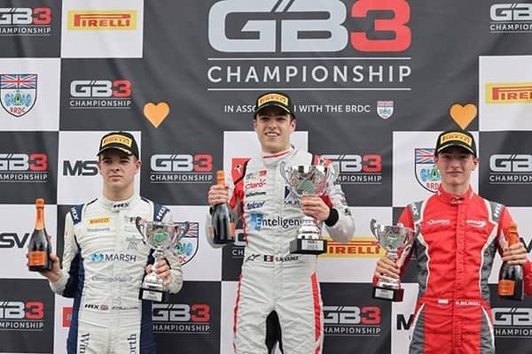 Gana carrera mexicano Sebastián Álvarez