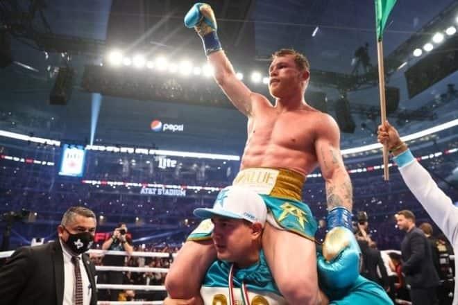 Pelearía Canelo con Plant en noviembre