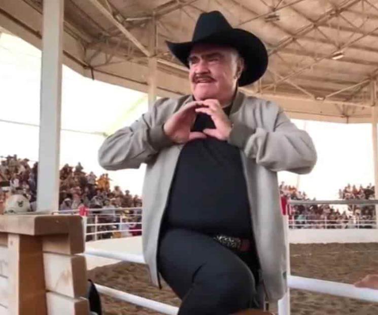 Vicente Fernández está grave, pero estable