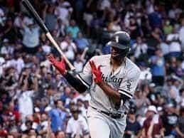 Eloy Jiménez, encendido con el bat