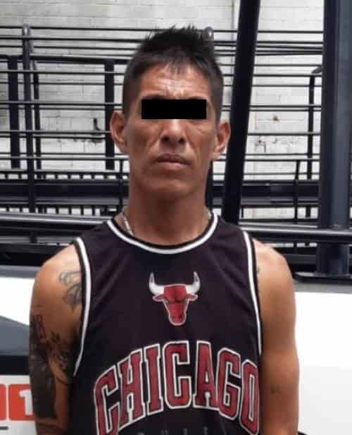 En el momento que discutía con otra persona al parecer por cuestiones e droga, un narcomenudista fue detenido