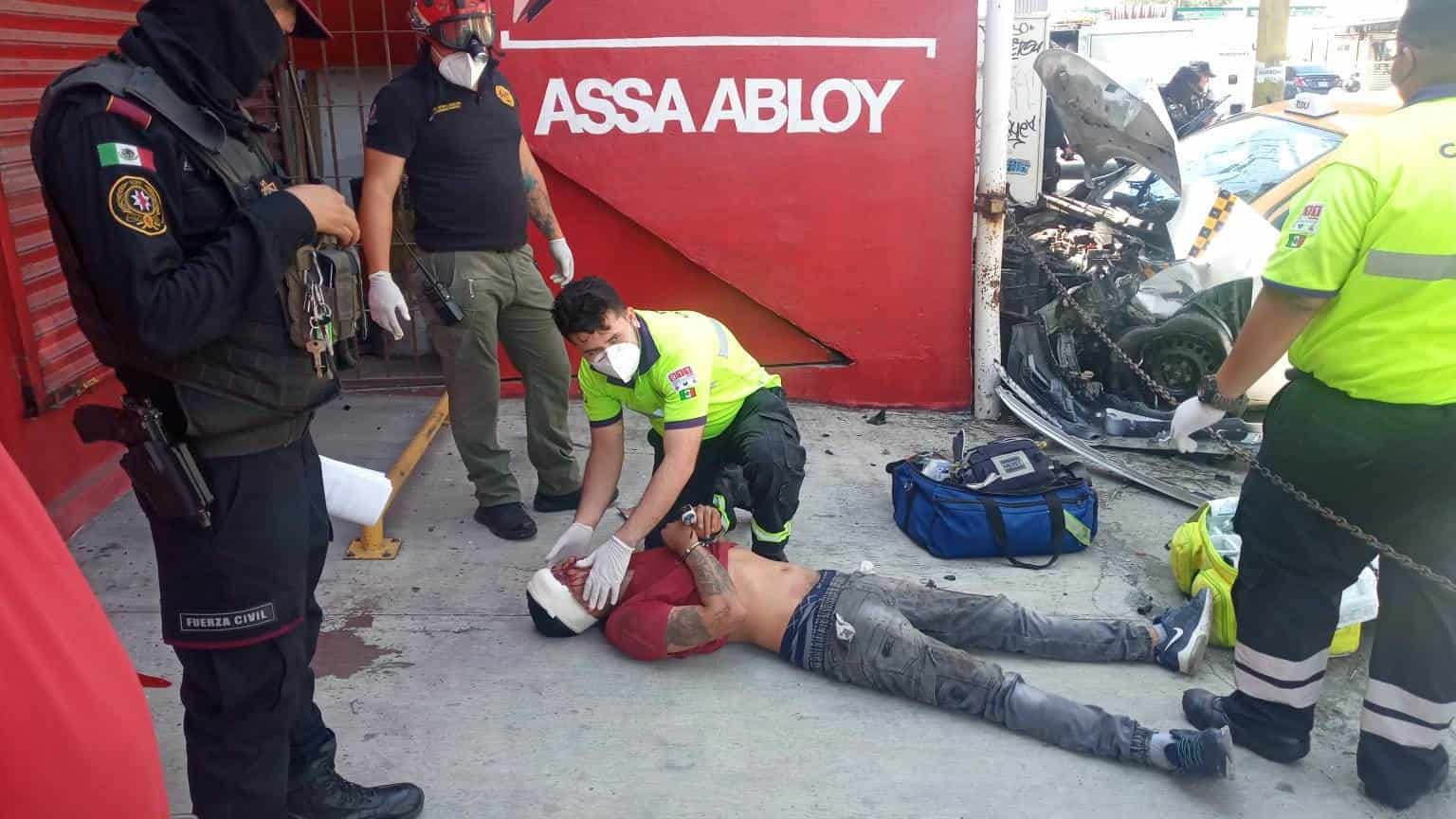 Los detienen luego de atracar con lujo de violencia una tienda de abarrotes y darse a la fuga