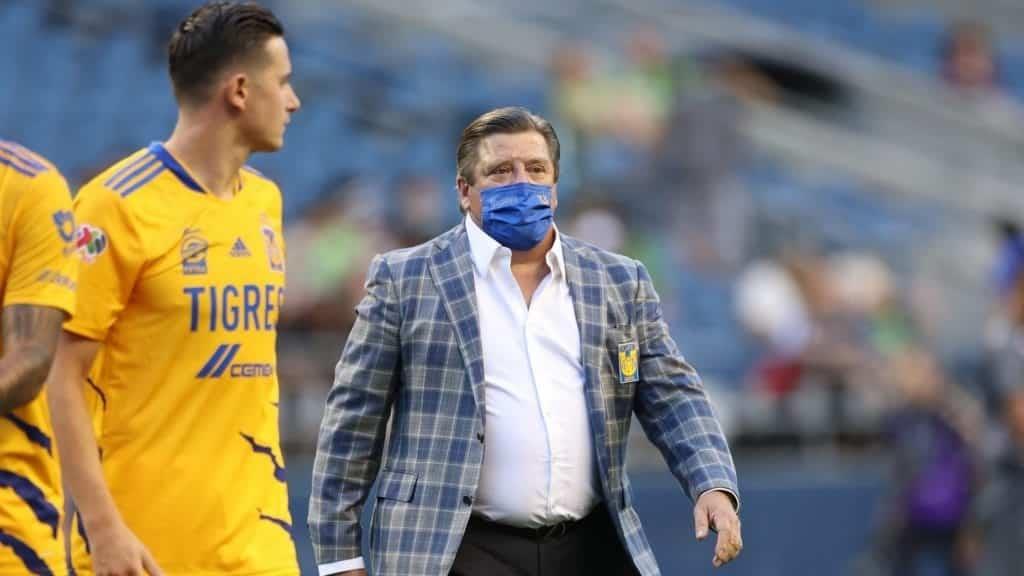 Regresan felinos tras eliminación con Seattle