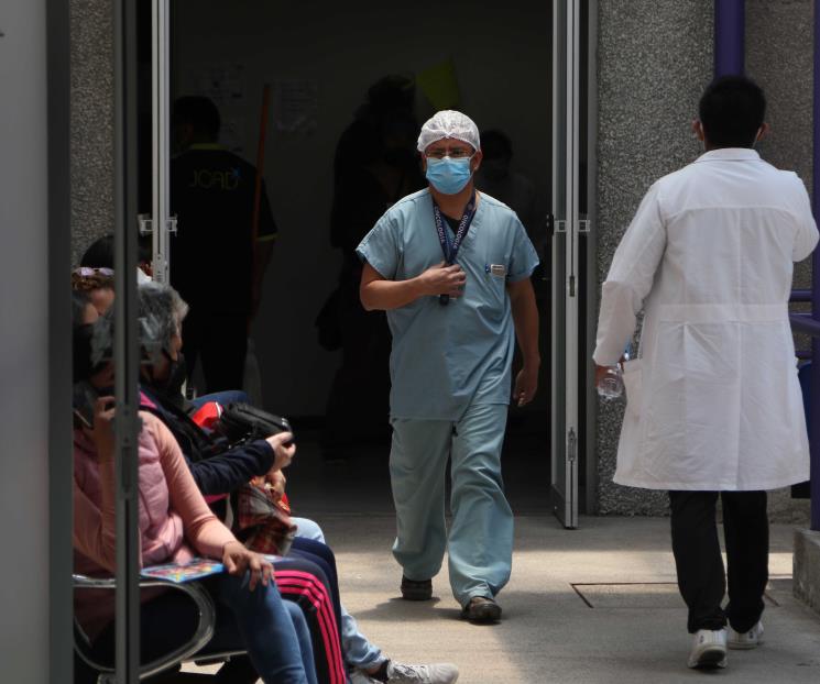 Se aceleran contagios en niños y jóvenes