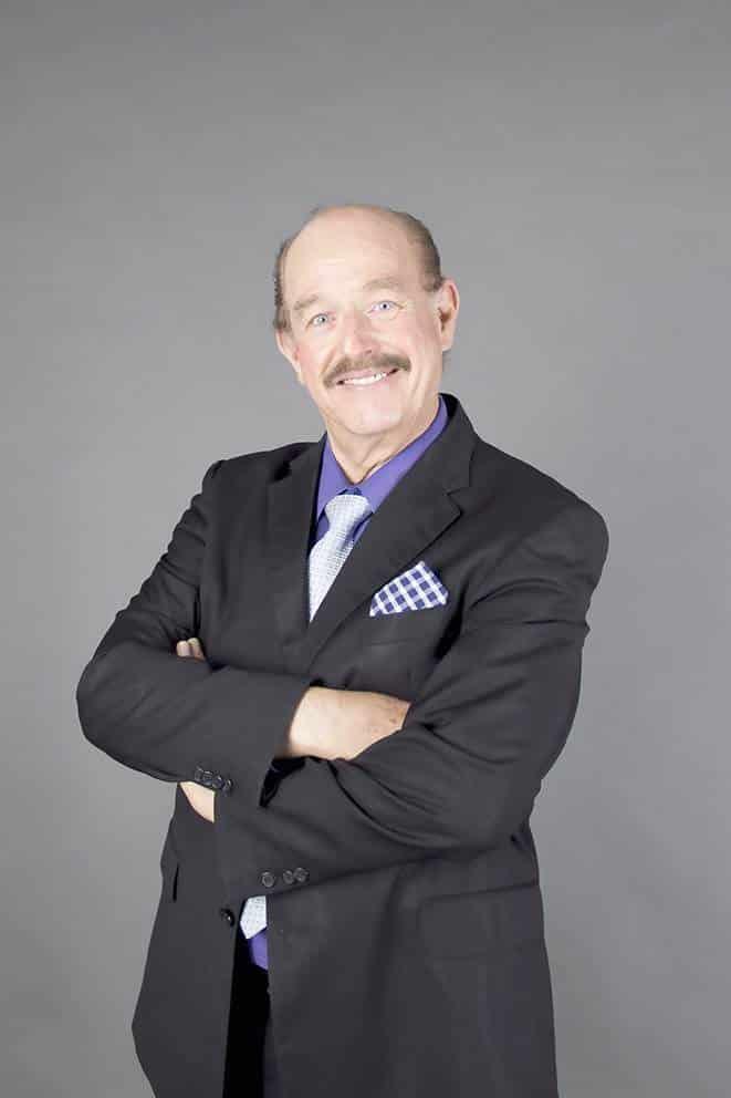 Reconoce UANL labor cultural de Juan Alanís