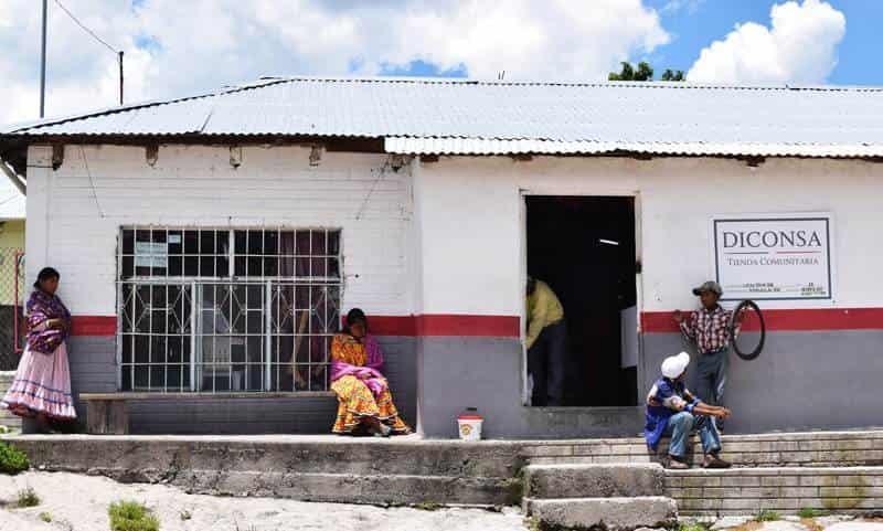 Las instituciones que contratan por adjudicación directa