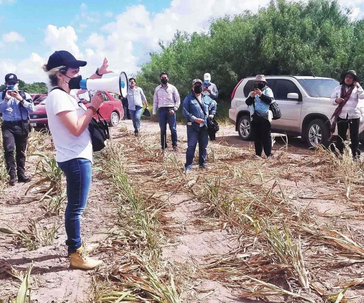 Buscan madres restos de hijos acompañadas de autoridades