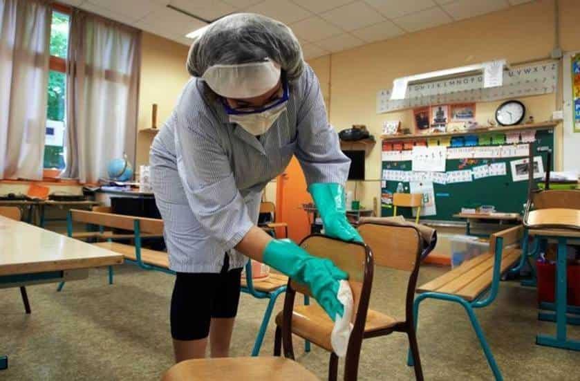 Siguen analizando padres de familia el regreso a las aulas