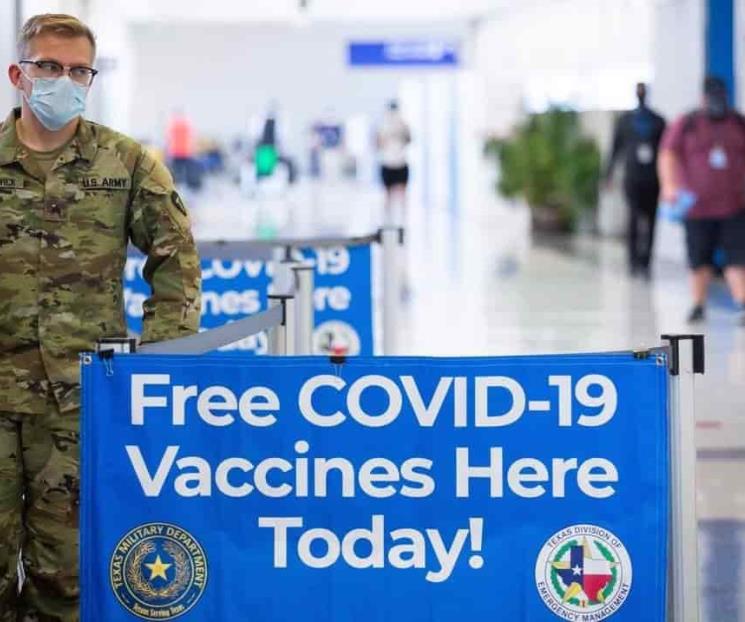 Convoca aeropuerto de Dallas a regios a vacunarse