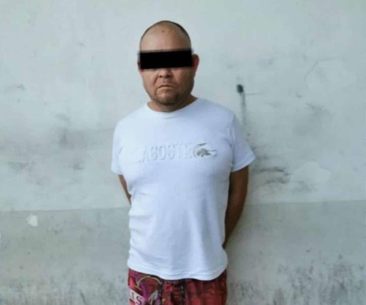 Arrestan a hombre por golpear a su hijo menor de edad