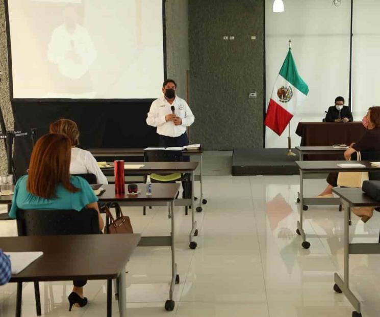 Toman diputados electos primer curso de inducción
