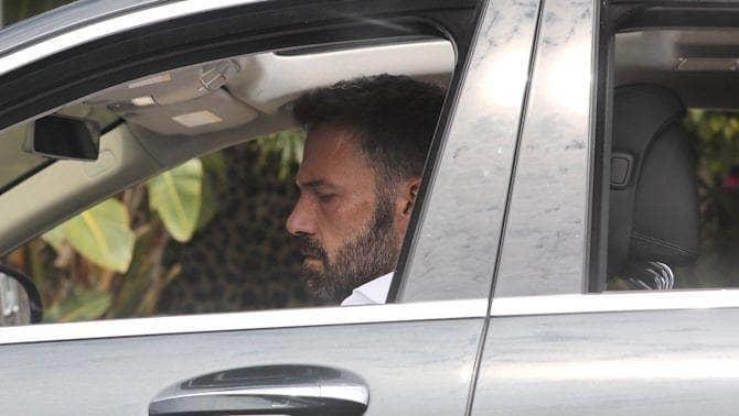 Captan a Ben Affleck llegando a clínica de rehabilitación Captan a Ben Affleck llegando a clínica de rehabilitación
