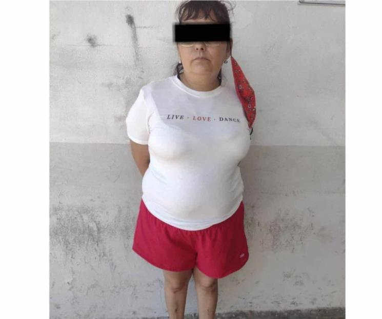 Detienen a mujer y a menor por robo en negocios Detienen a mujer y a menor por robo en negocios