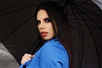 Lizbeth Rodr&iacute;guez lanza pedrada a Badabun