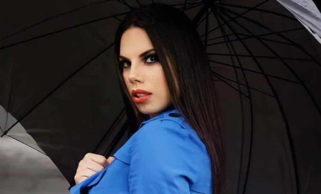 Lizbeth Rodríguez lanza pedrada a Badabun Lizbeth Rodríguez lanza pedrada a Badabun