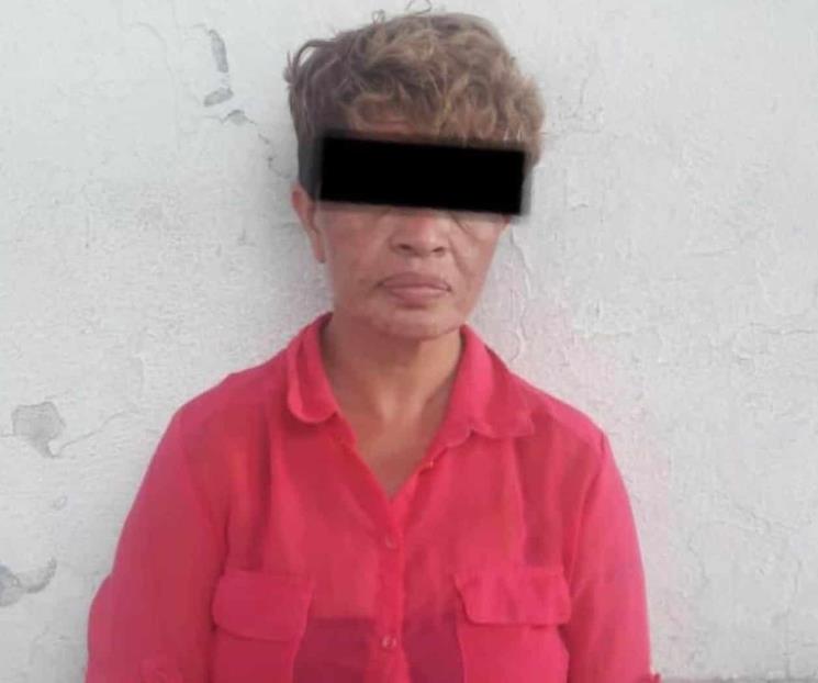 Arrestan a mujer por robo en domicilio