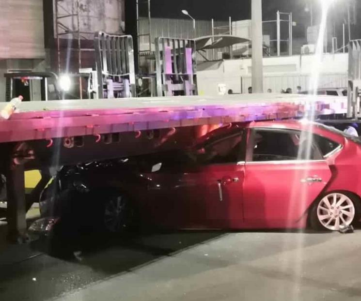 Quedan prensados en choque en San Nicolás Quedan prensados en choque en San Nicolás