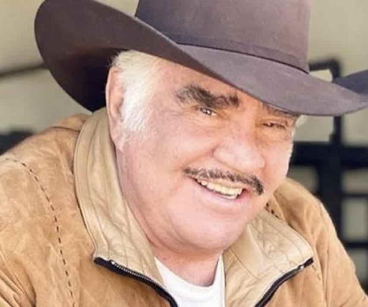 Vicente Fernández ya mueve una mano y pie Vicente Fernández ya mueve una mano y pie