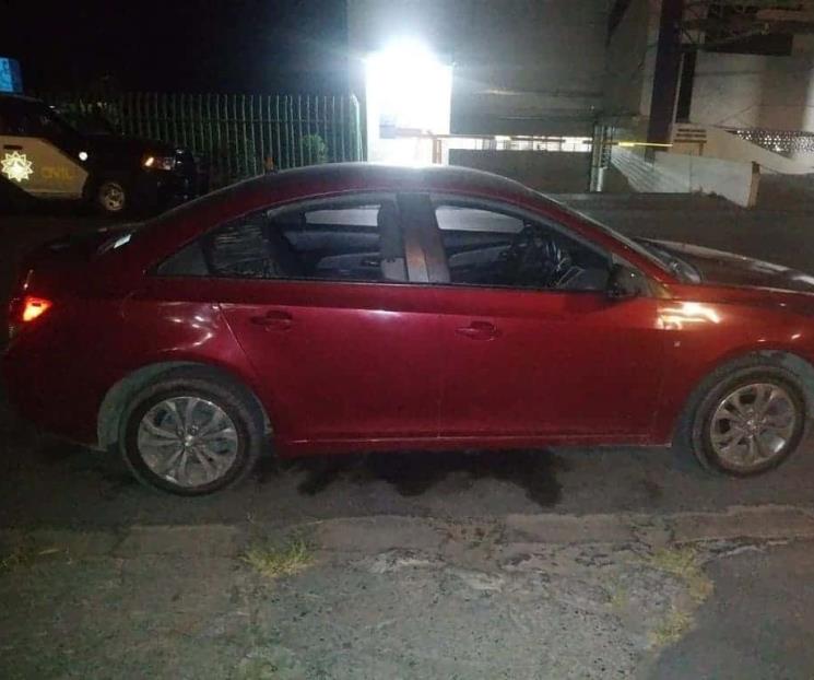 Policía detiene a dos narcomenudistas al norte de Monterrey Policía detiene a dos narcomenudistas al norte de Monterrey