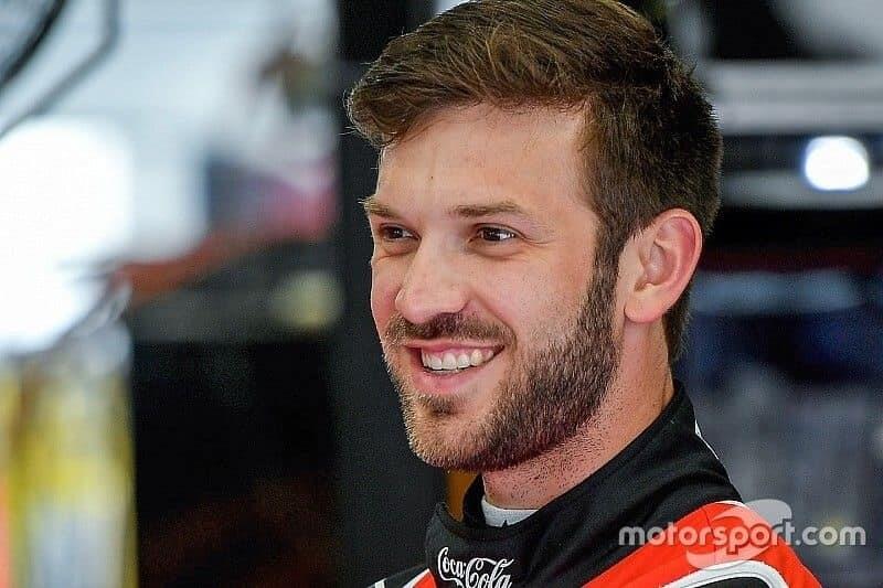 Va Suárez por playoffs en Nascar