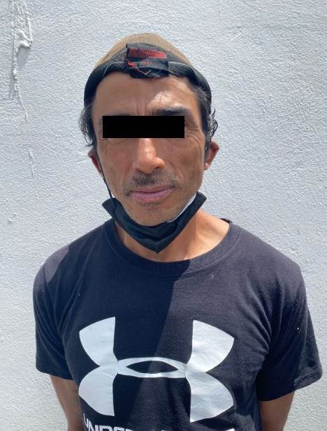 Detenido en el momento que amenazaba con un machete a su hermano y cuñada