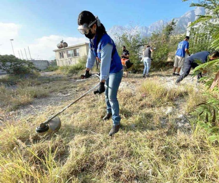 Siguen con labores de limpieza de escuelas en SC Siguen con labores de limpieza de escuelas en SC