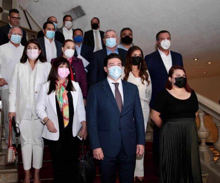 Va gobernador electo y diputados federales en bloque por NL Va gobernador electo y diputados federales en bloque por NL