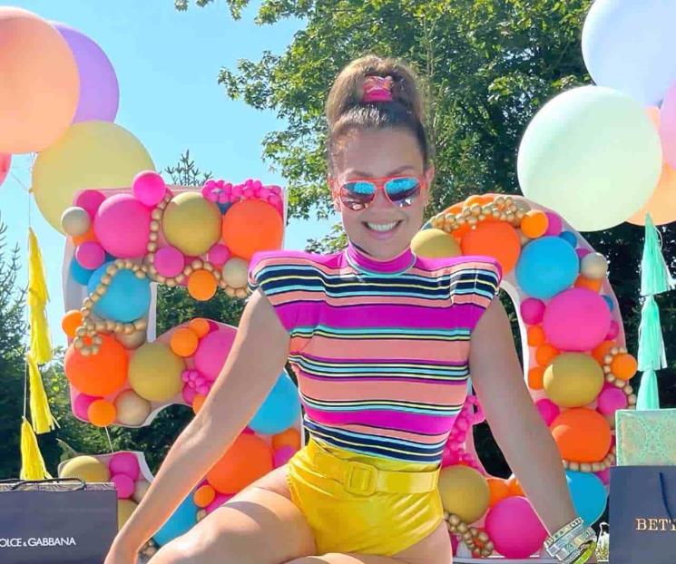 Celebra Thalía su medio siglo de vida Celebra Thalía su medio siglo de vida