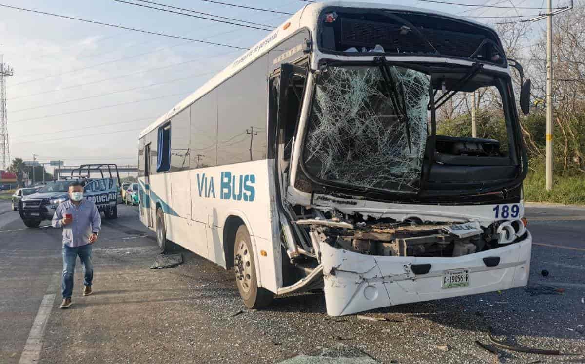 Cinco personas lesionadas fue el saldo que dejó un choque frontal