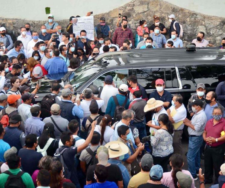 AMLO ingresa a cuartel militar