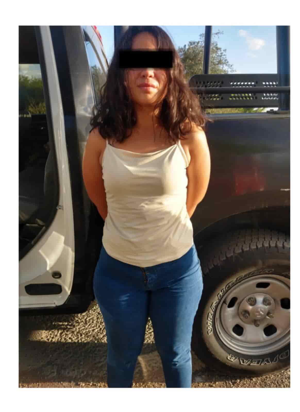 En diferentes hechos, un hombre y una mujer fueron arrestados por al ser encontrados en vehículos con reporte de robo