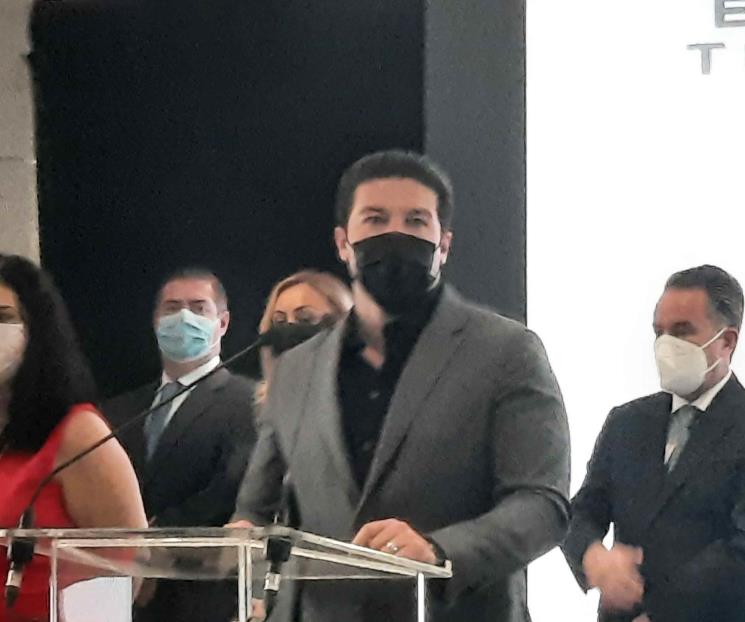 Donará Samuel dinero de transición a Apadrina una escuela